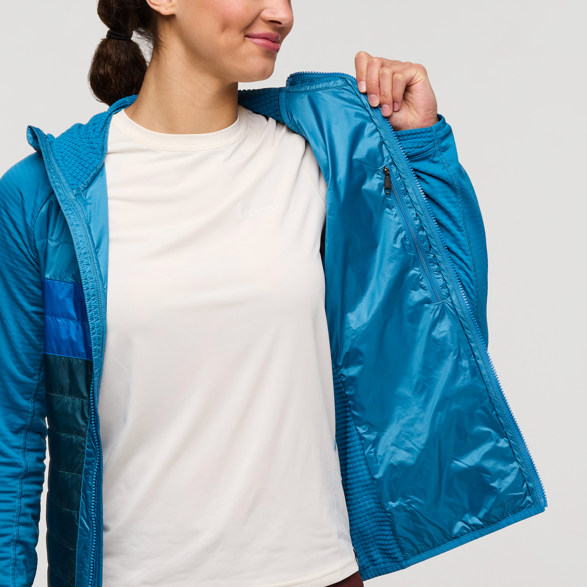 Capa Hybrid Insulated Hooded Jacket - Women's - Image 24